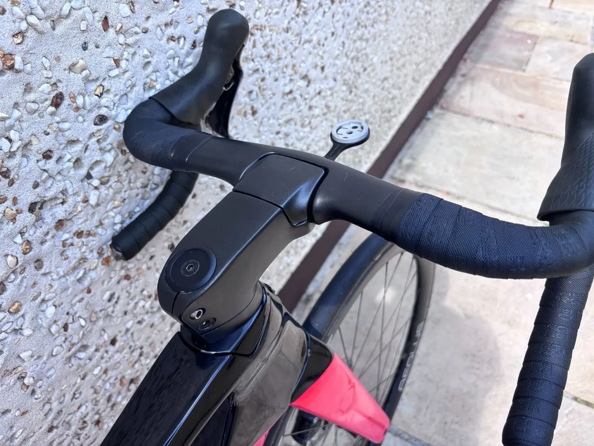 Trek Madone SL6 Carbon Road Bike - Image 3