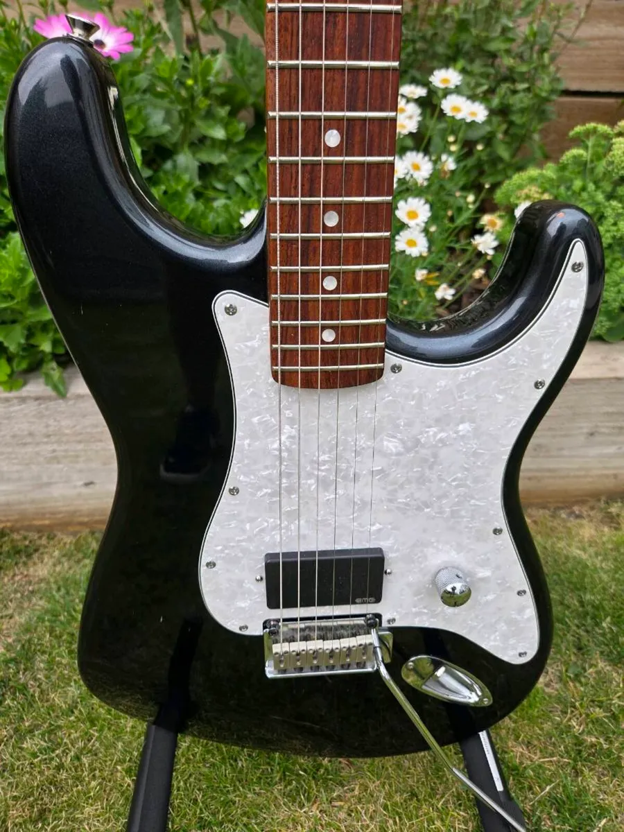 Squier Standard Series Stratocaster - EMG 81 - Image 3