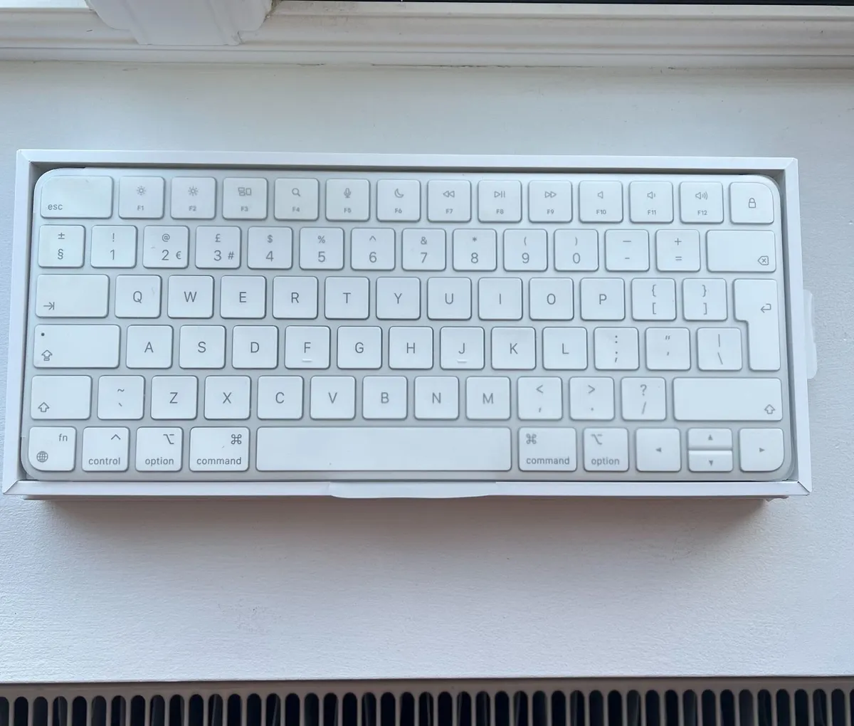 Official Apple Magic Keyboard (Wireless/Bluetooth) - Image 2
