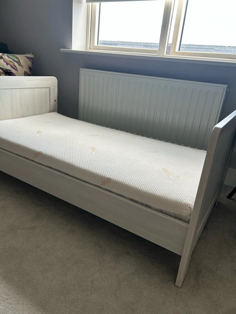 Mamas & Papa Atlas Cot bed - Image 3