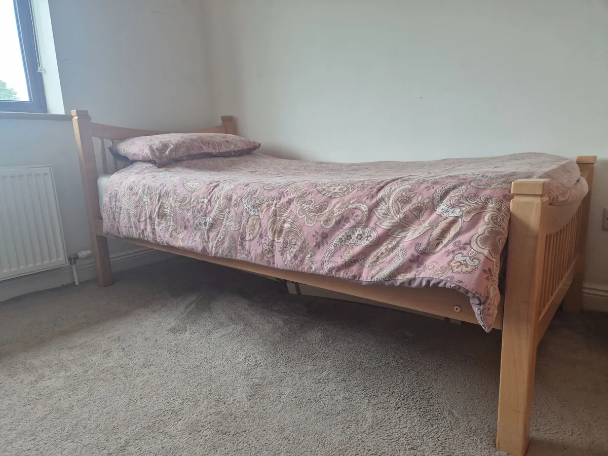 Single bed - Image 2