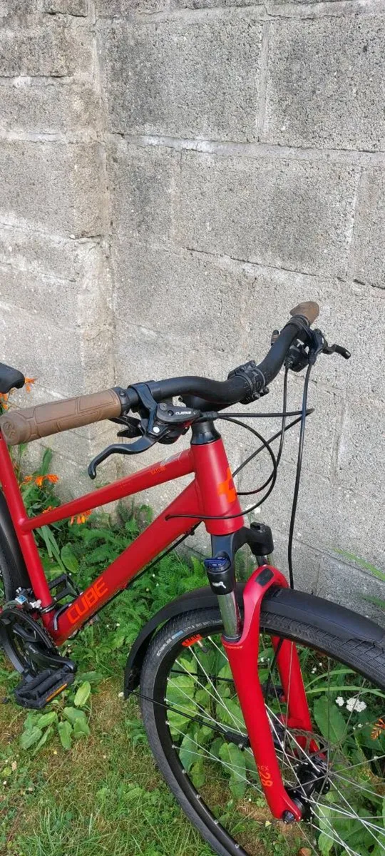 Cube Nature Hybrid Bike - Medium - Fully Seviced - Image 4