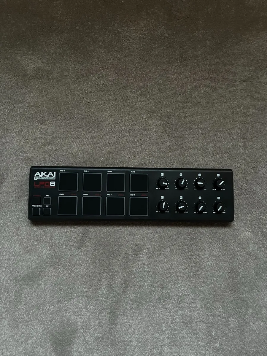 AKAI Professional LPD8 - Image 1