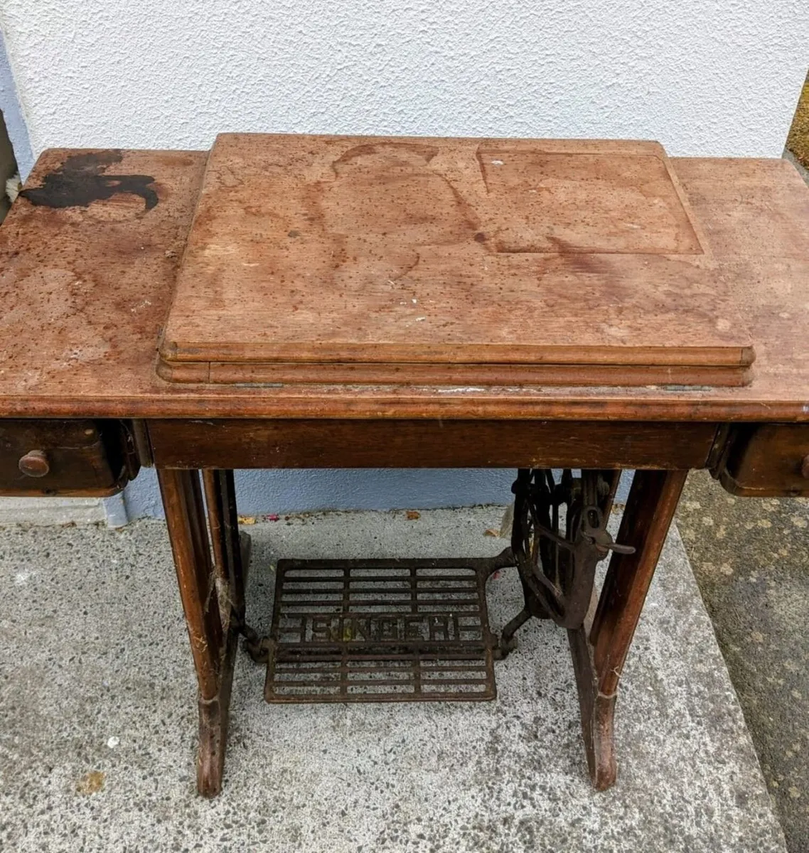 antique sewing machine - Image 2