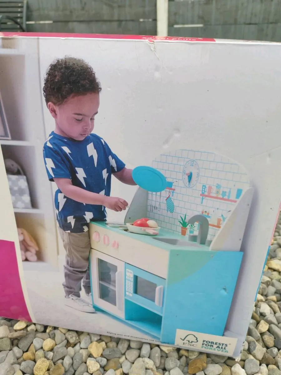Tesco Carousel Kids Wooden Play Kitchen (Ages 3+) - Image 2