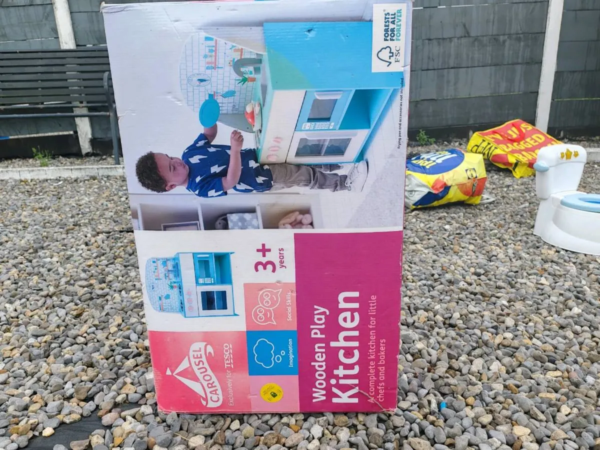Tesco Carousel Kids Wooden Play Kitchen (Ages 3+) - Image 3
