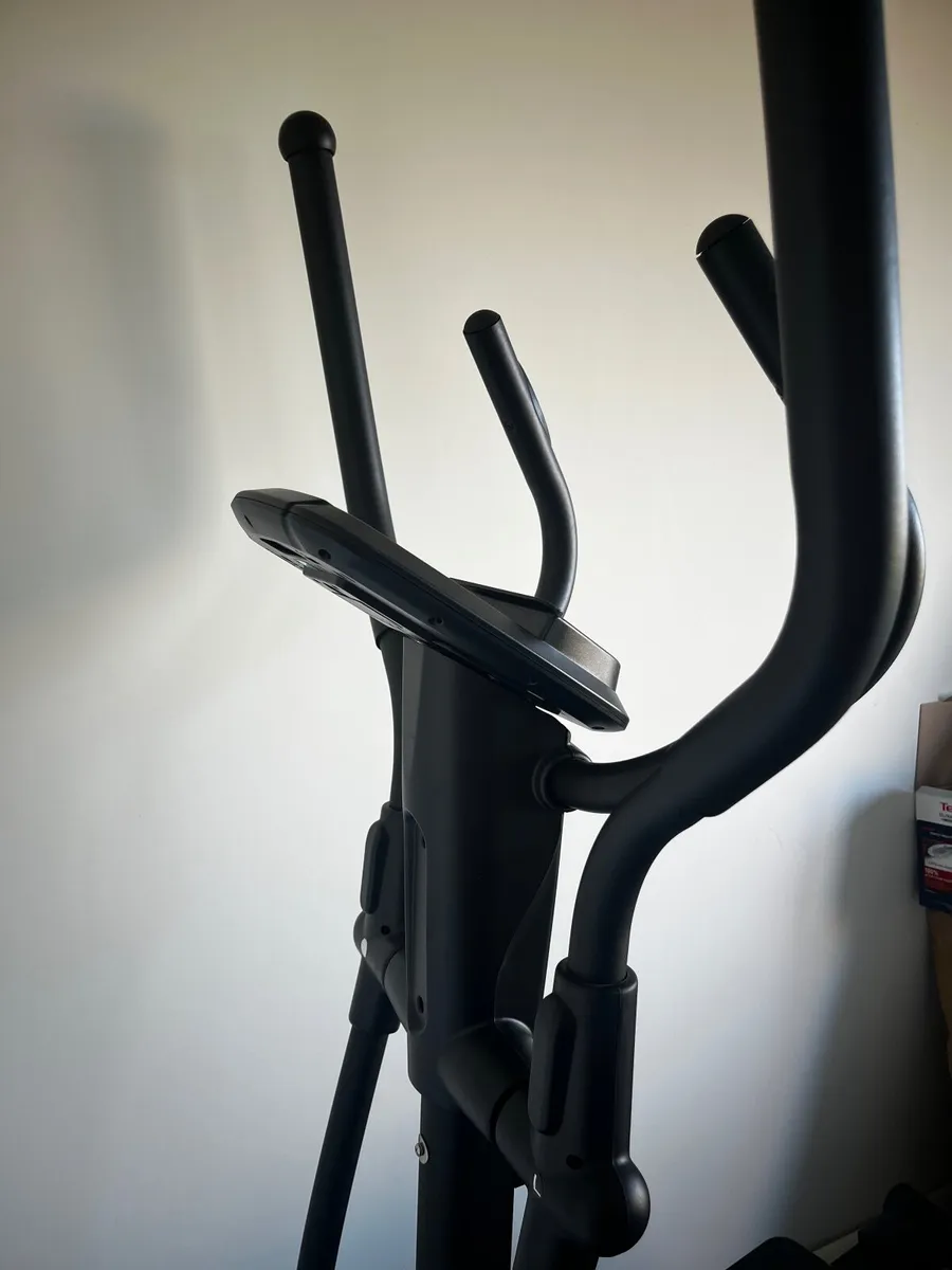 **Brand new** Cross trainer - Image 3