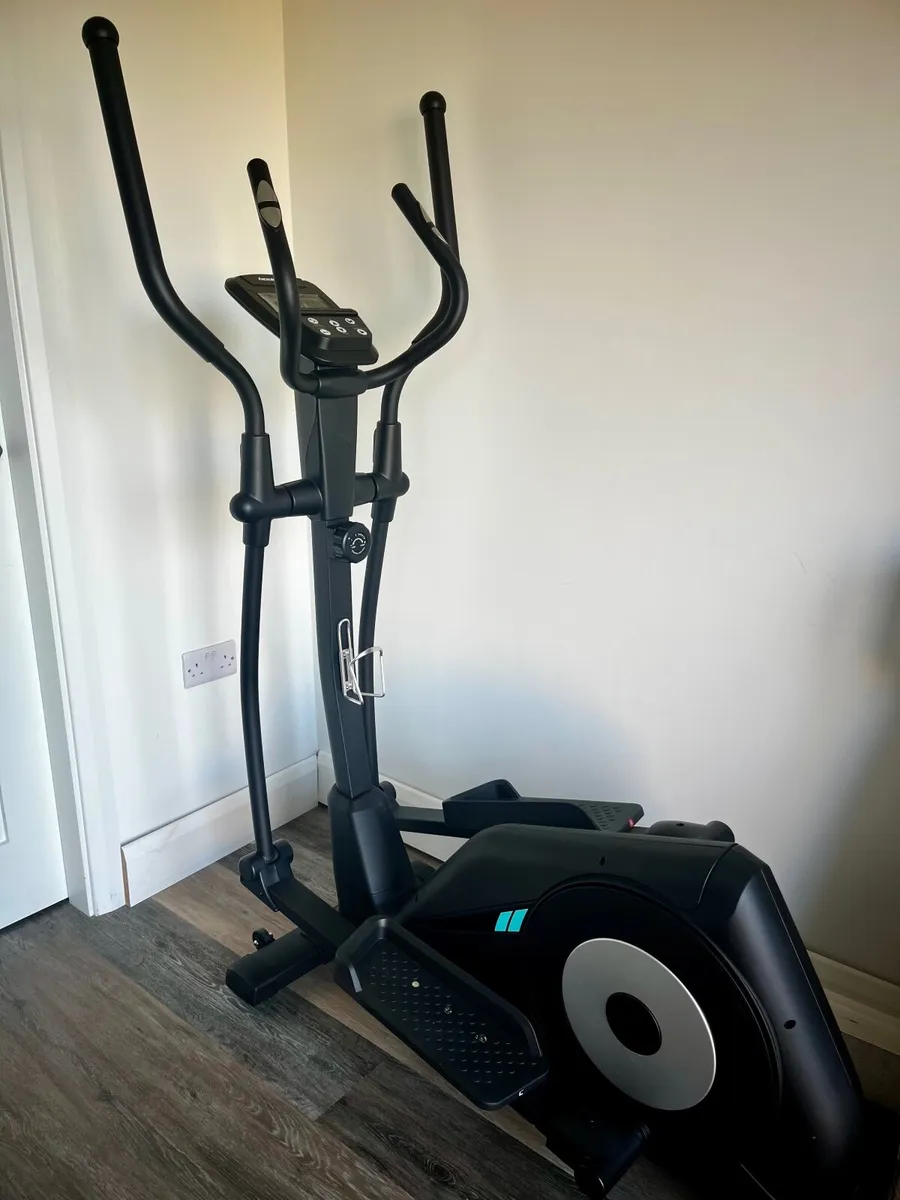 **Brand new** Cross trainer - Image 1