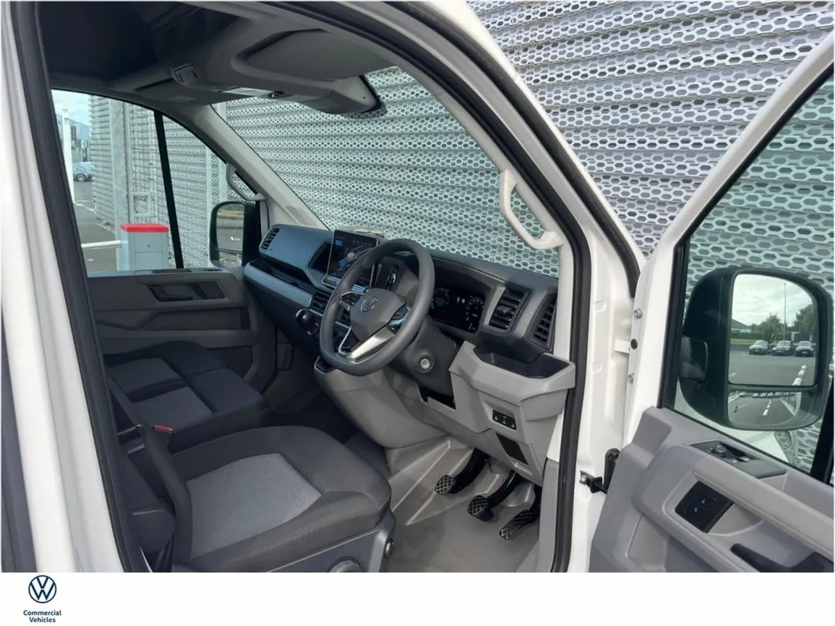 Volkswagen Crafter HIGHLINE H35 MWB HR 177HP MANUA - Image 2