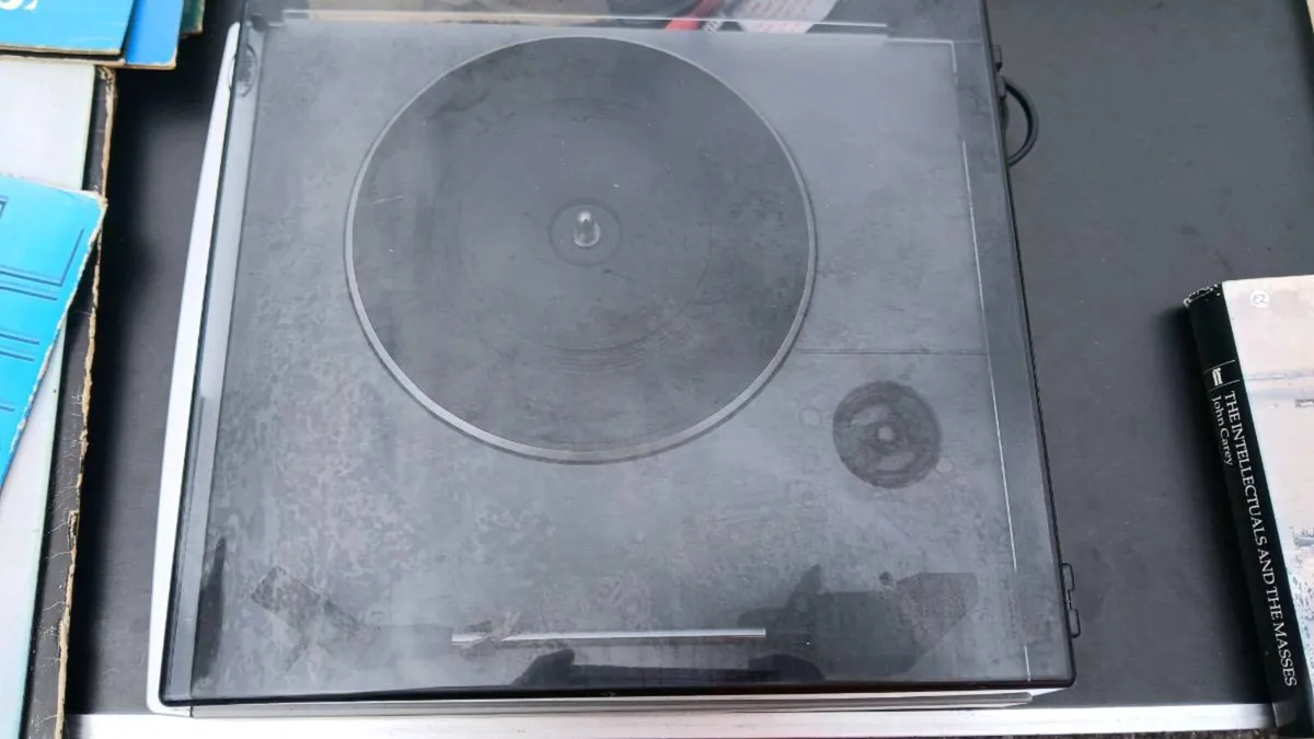 Record Player - Image 3