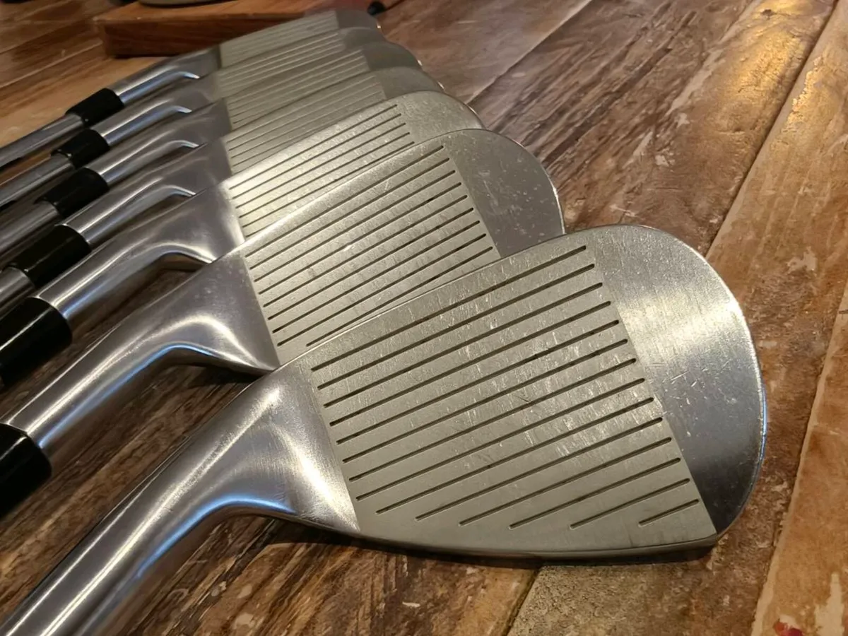 Full set cobra, yonex, Scotty Cameron - Image 3