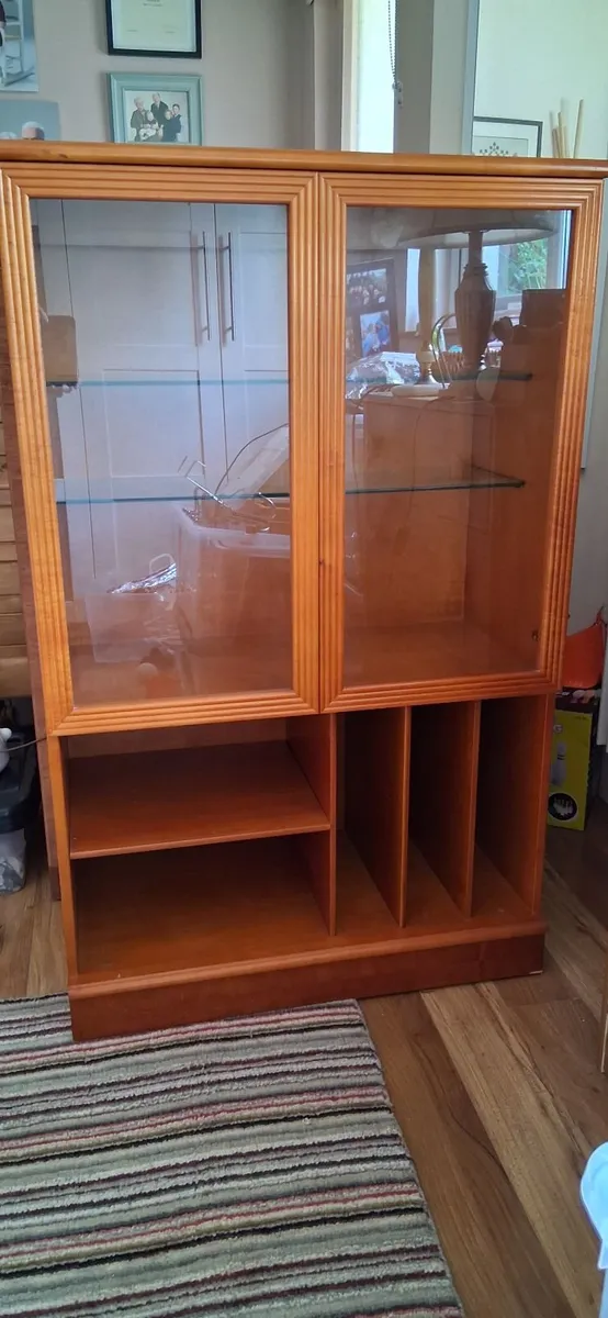 Mid-century cherrywood display cabinet - Image 1