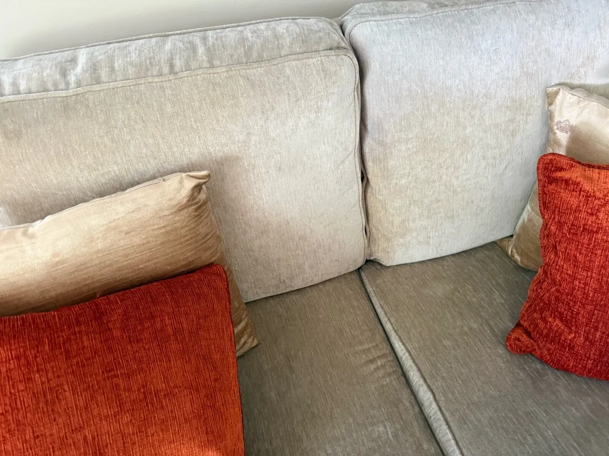 2 Seater Couch - Image 4