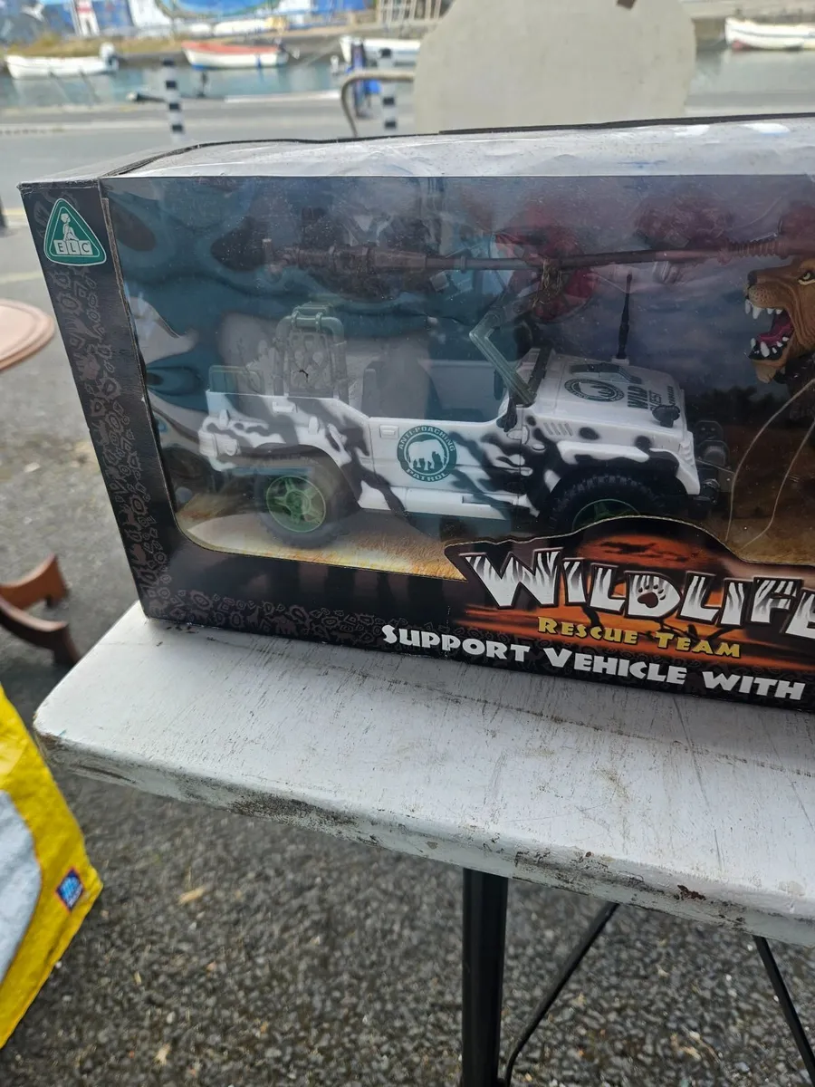 Corgi Wildlife Rescue Team Vehicle - Image 4
