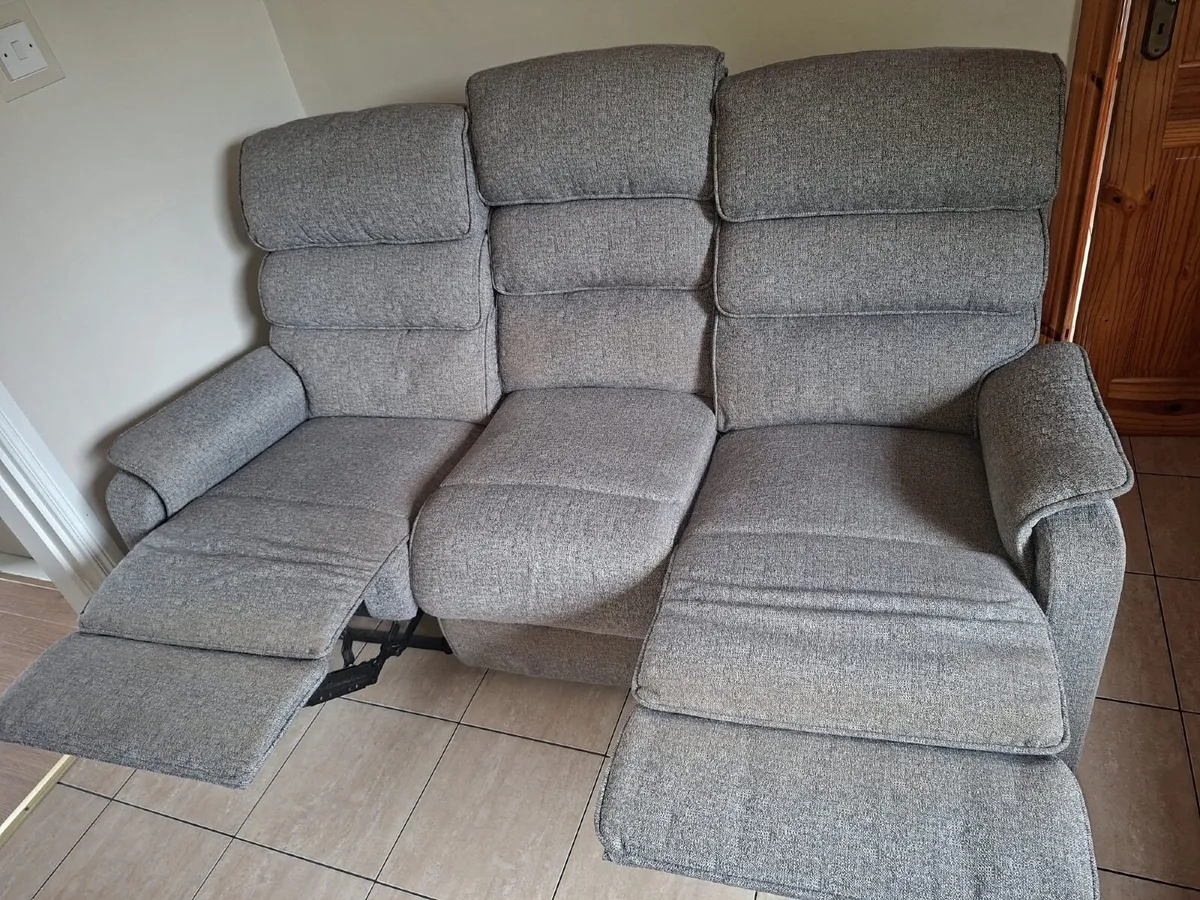 Suite of furniture - 3 piece - Image 1