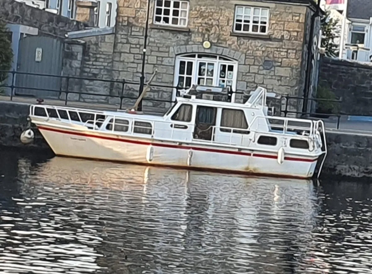 Boat, Cruiser - Image 1