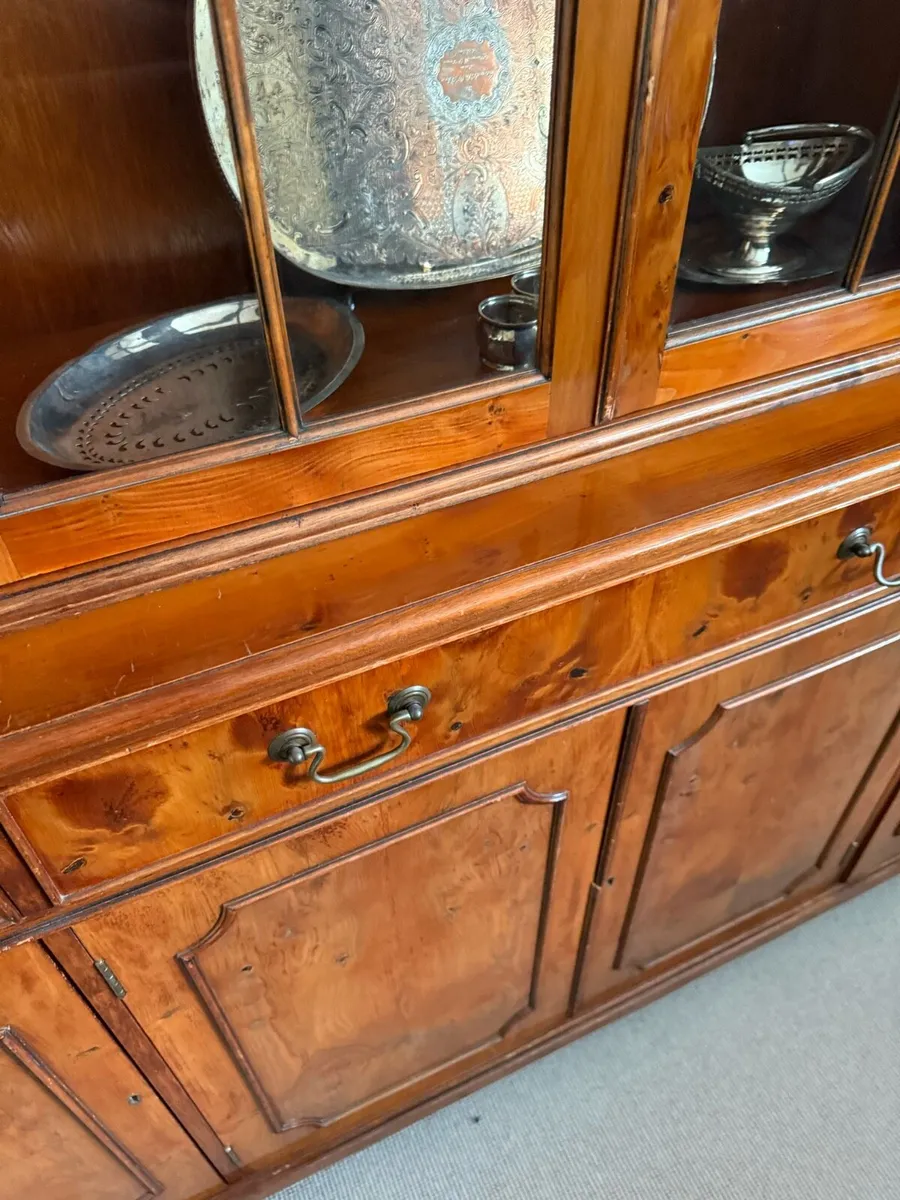 Dresser - Image 4