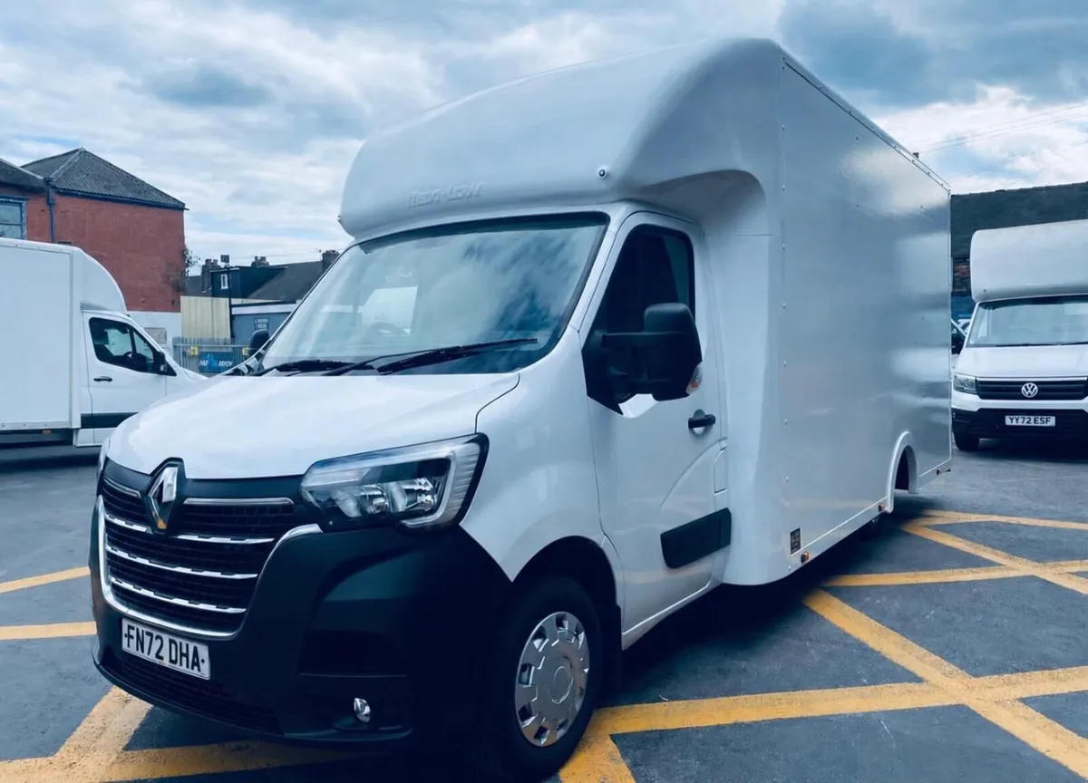 2022 Renault Master Luton Low Loader Van - Image 1