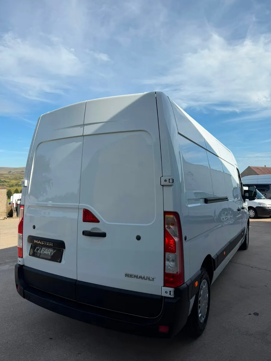 Renault Master 2020 - NI Reg - Image 2