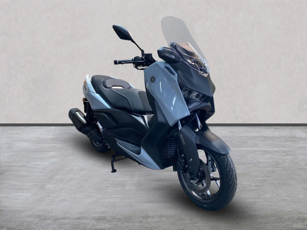 New Yamaha X-Max 300 Tech-Max, Special Offer - Image 3