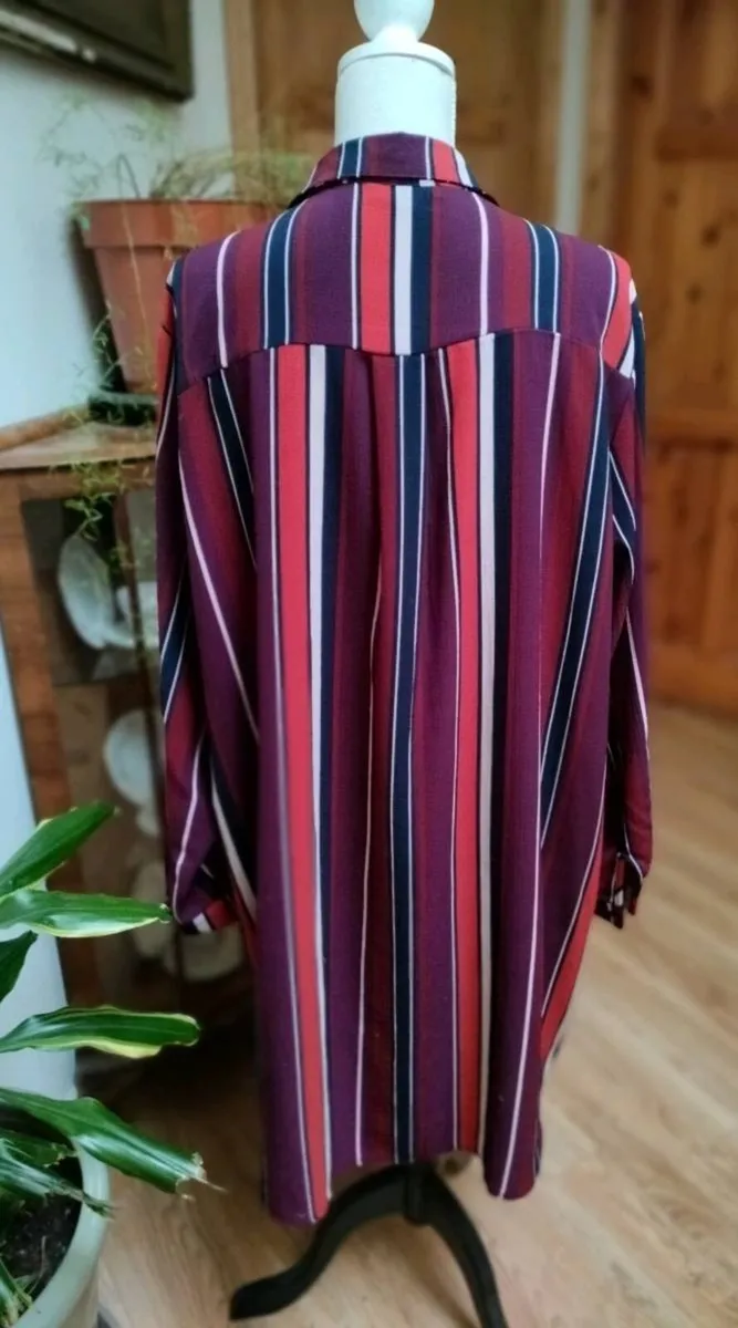 Ladies Multicoloured New look CURVES shirt like dr - Image 2