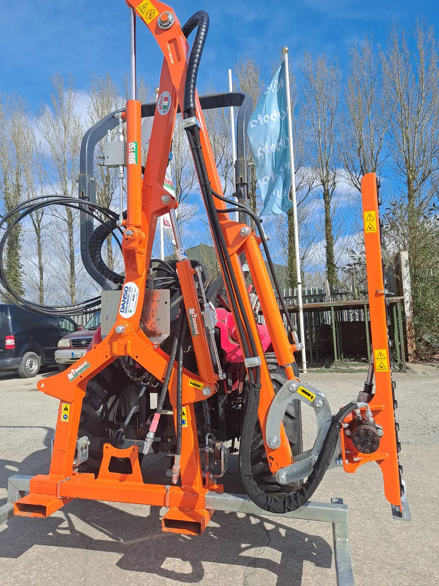 Rinieri BRM 150 fingerbar hedge trimmer - Image 3