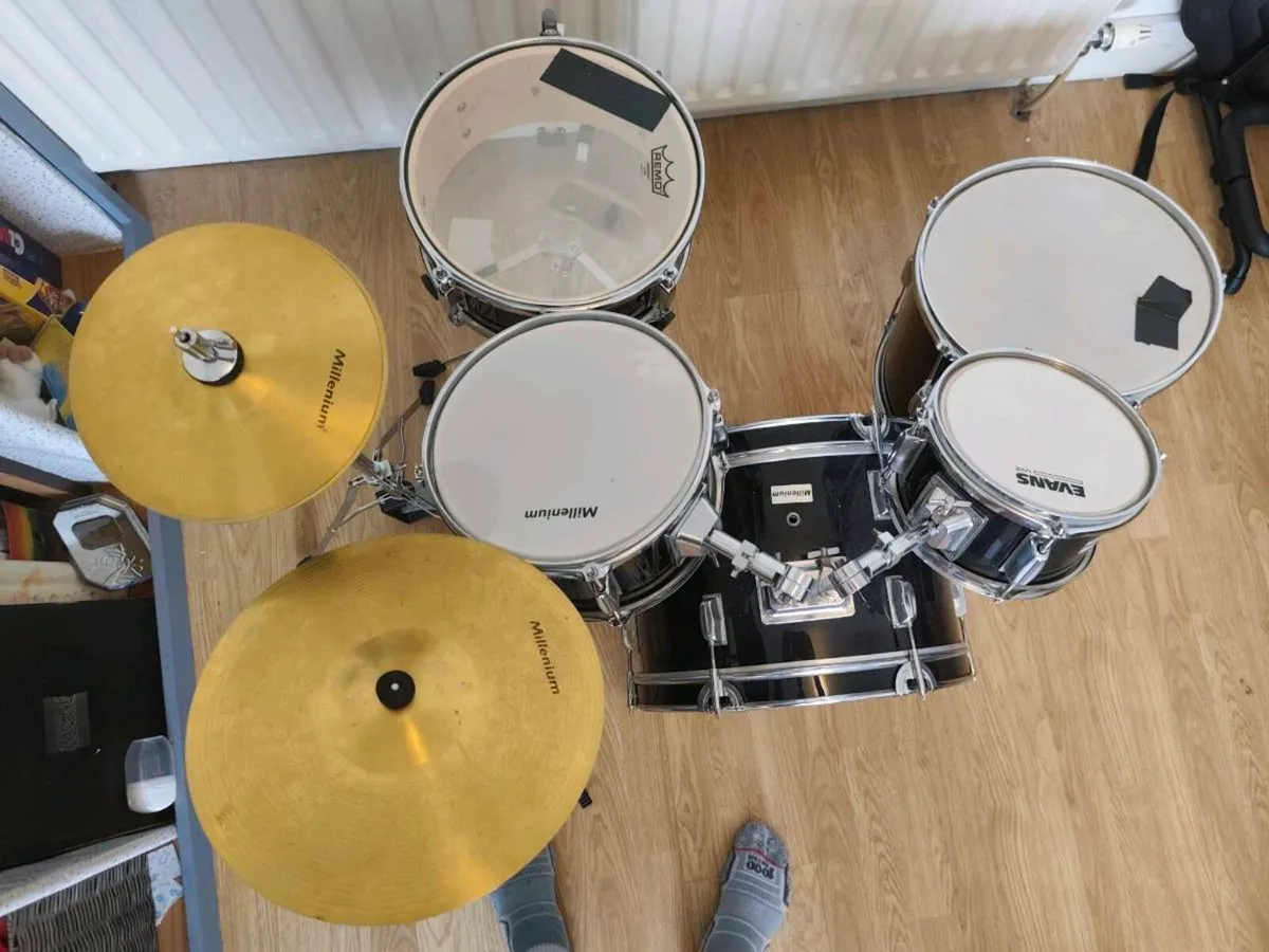 Kids drum kit. Ideal for young beginner. - Image 3