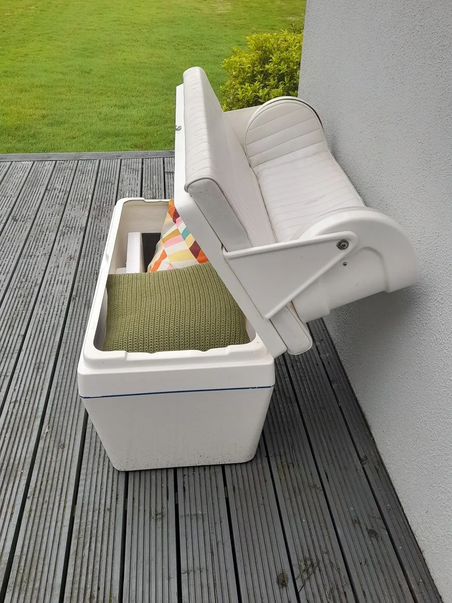Boat seat/Storage unit. - Image 4