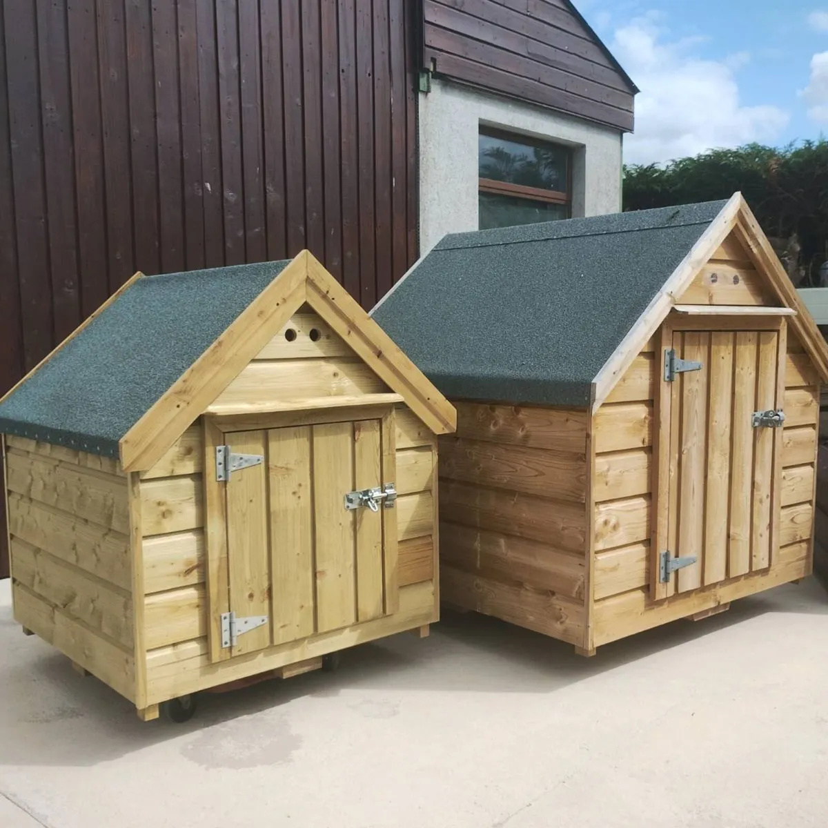 Dog kennels - Image 1