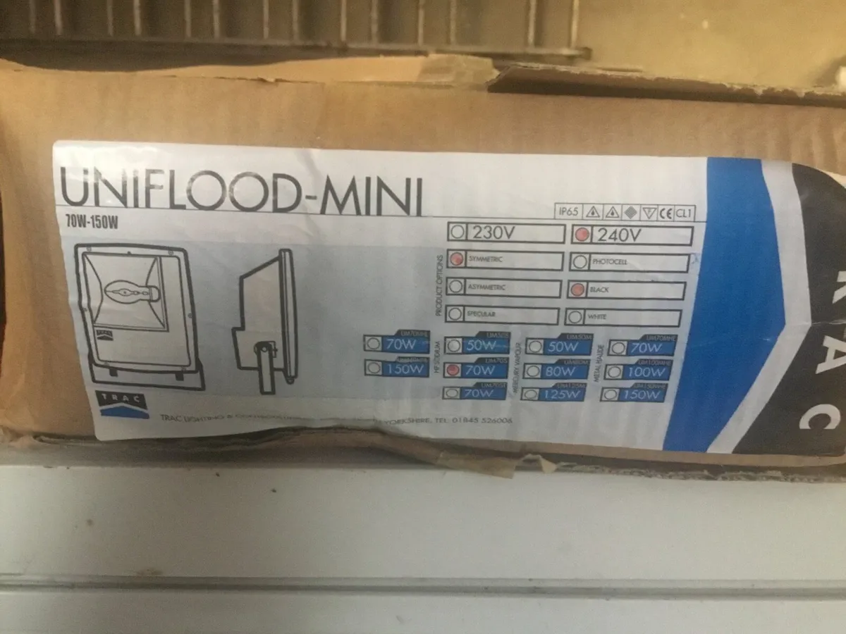 Outdoor Flood Light 70 w , IP 65 , NEW ( unboxed) - Image 2
