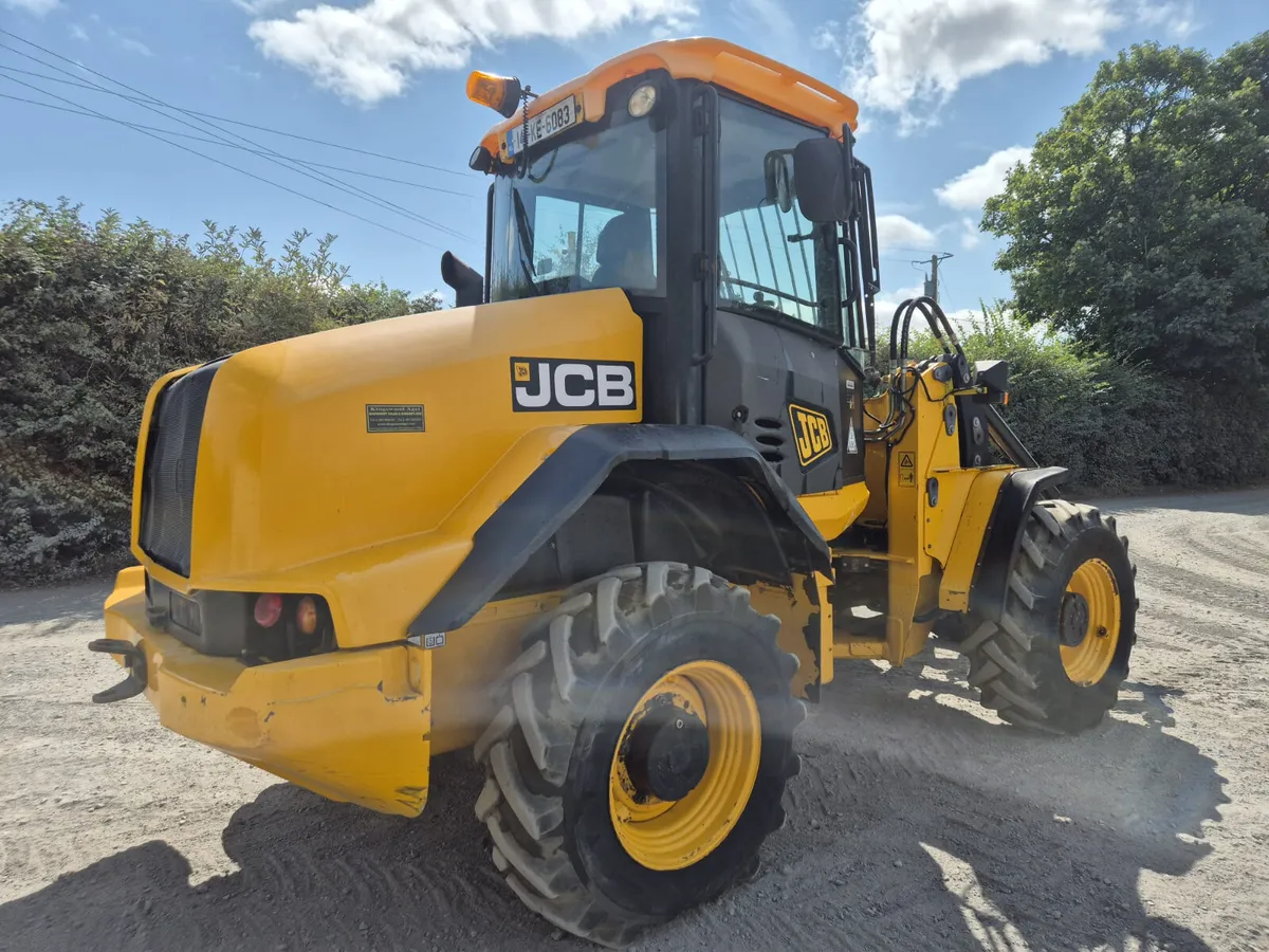 JCB 411 Loading Shovel - Image 2