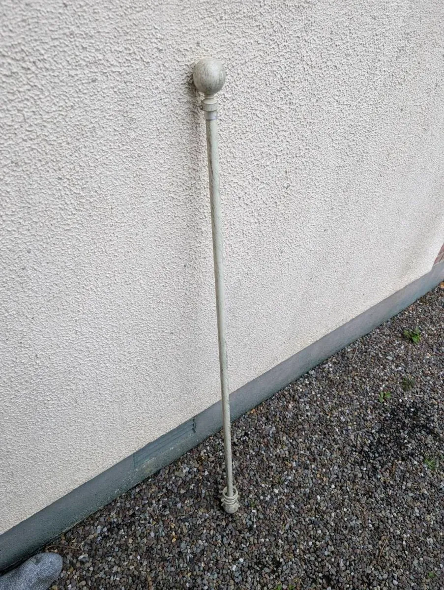125cm long Curtain Rail - Image 1