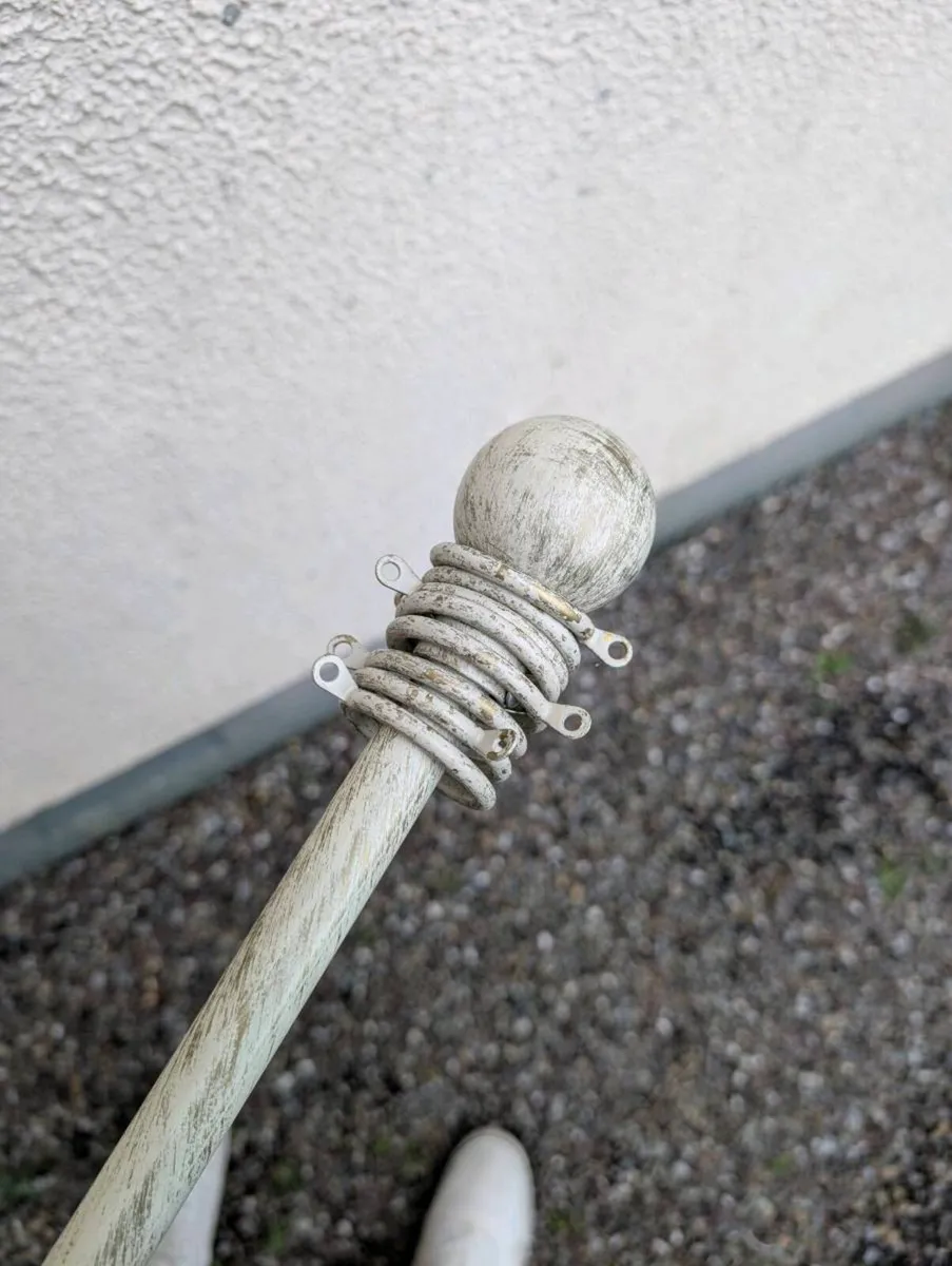 125cm long Curtain Rail - Image 3