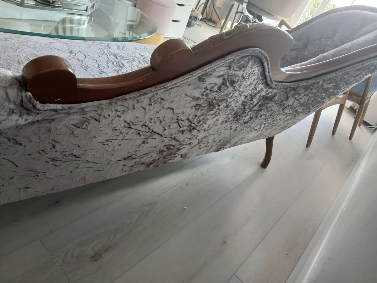 Victorian Chaise Lounge - Image 2