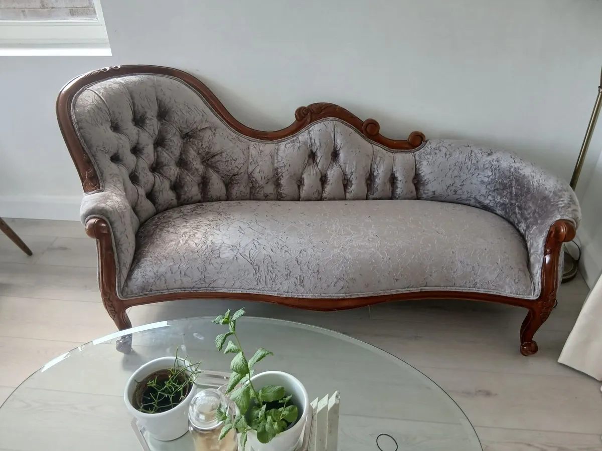 Victorian Chaise Lounge - Image 1