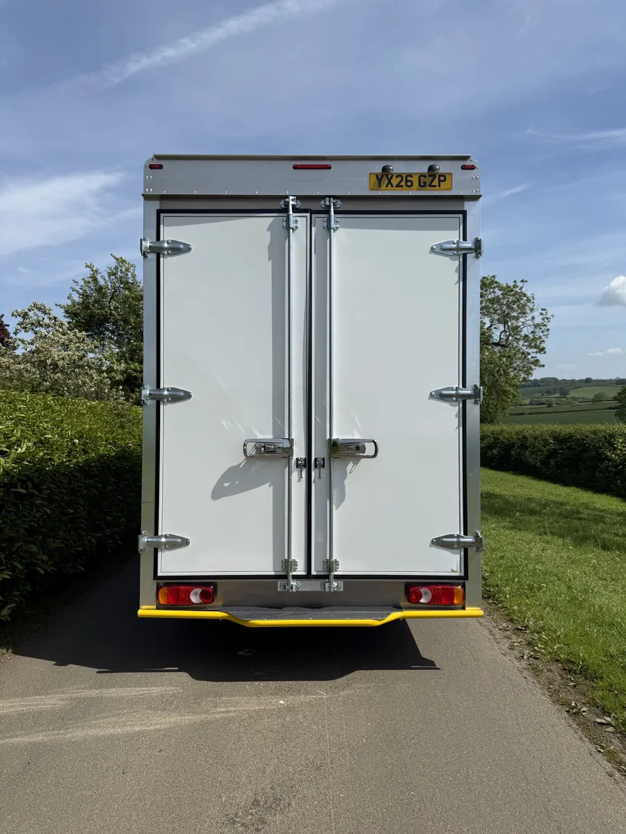 2026 Renault Master Luton Low Loader Van - Image 3