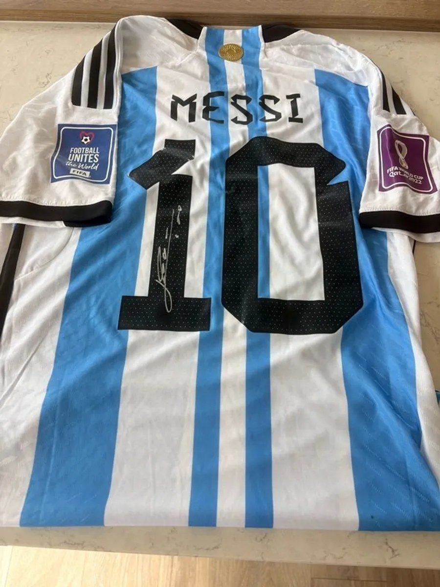 Lionel Messi Signed Argentina Qatar 2022 World Cup Final Winners Shirt Plus COA - Image 1