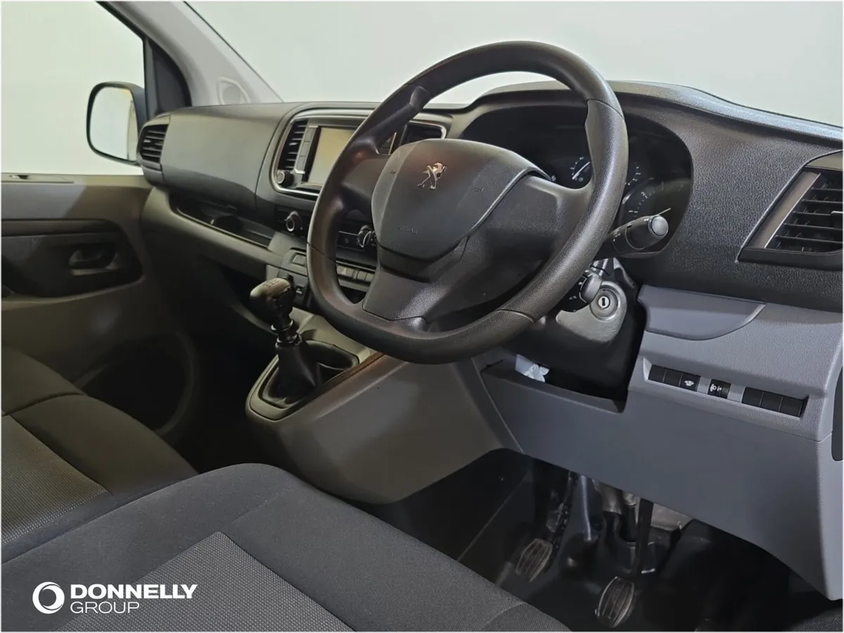 Peugeot Expert Standard Diesel Professional Premiu - Image 4