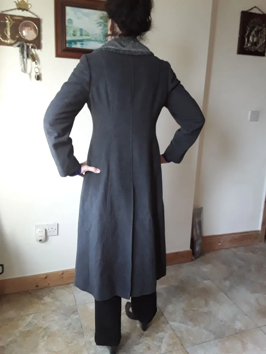 Ladies grey winter slimline coat - Image 3