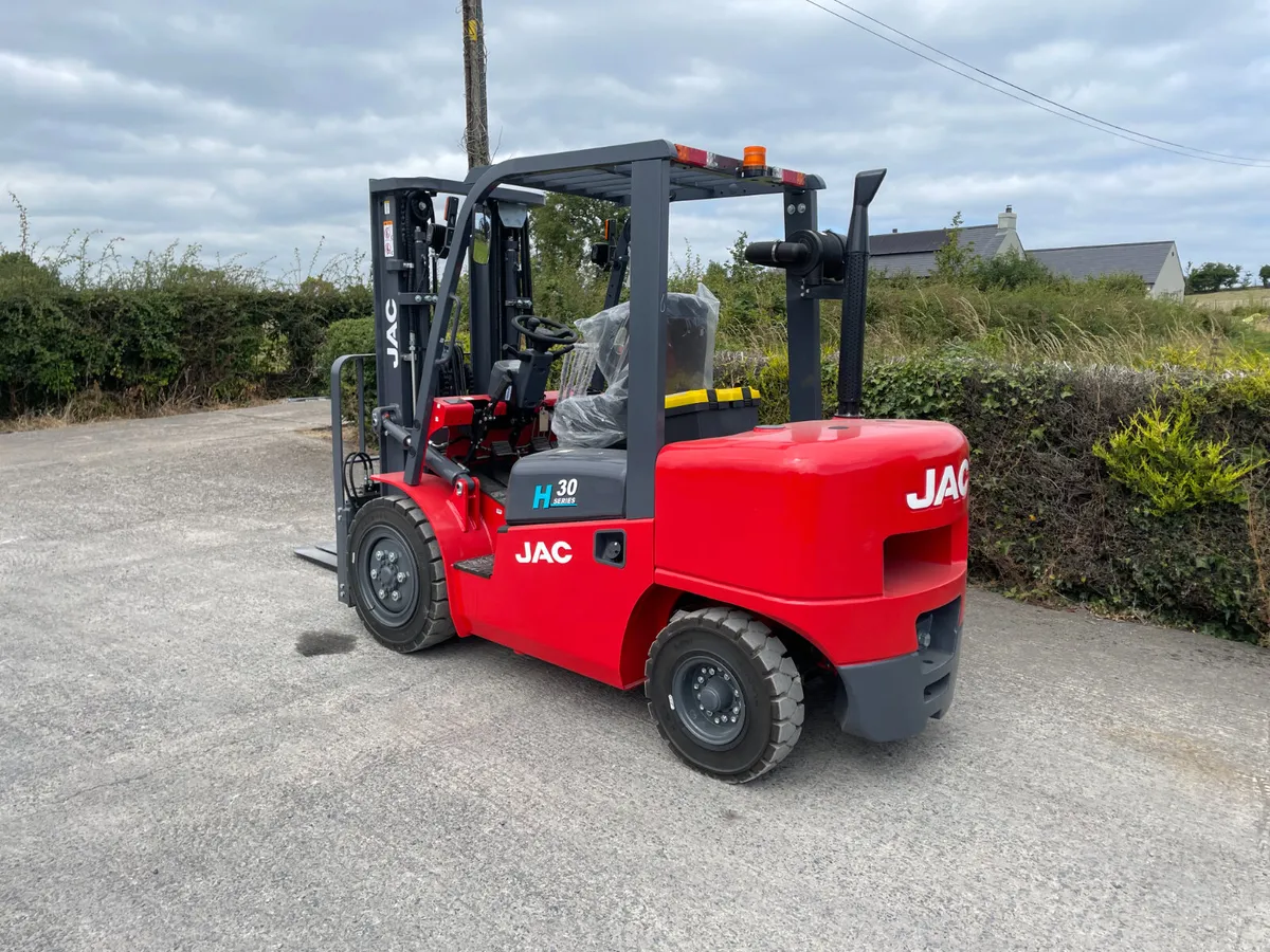 New JAC 3000kg Diesel Forklift **Online Auction** - Image 4