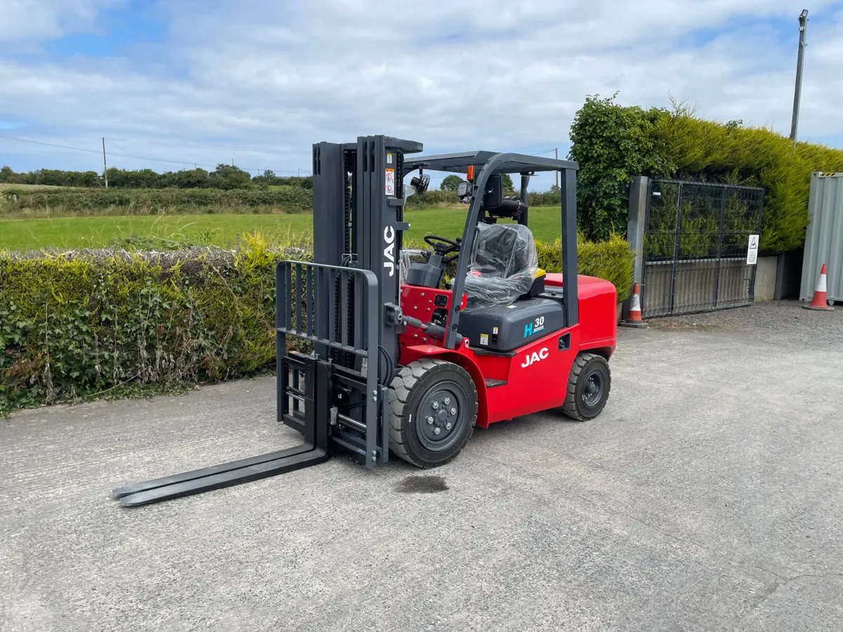 New JAC 3000kg Diesel Forklift **Online Auction** - Image 1