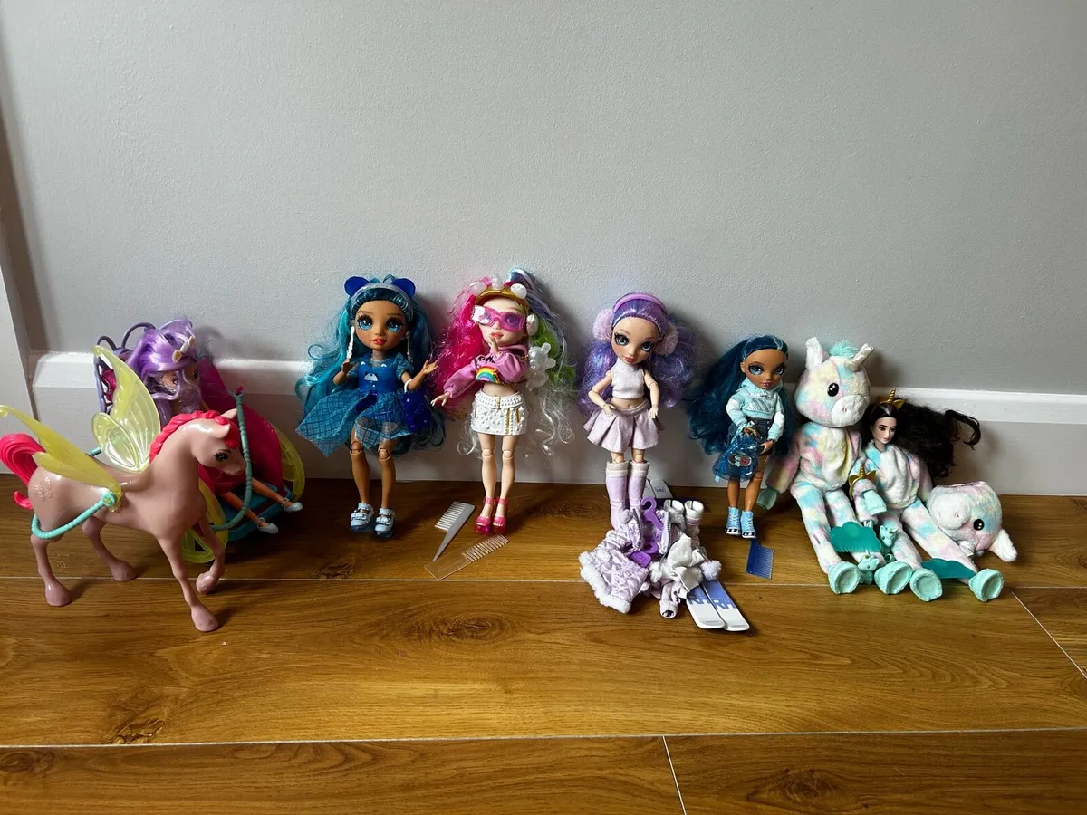 Rainbow High and Barbie dolls set - Image 1