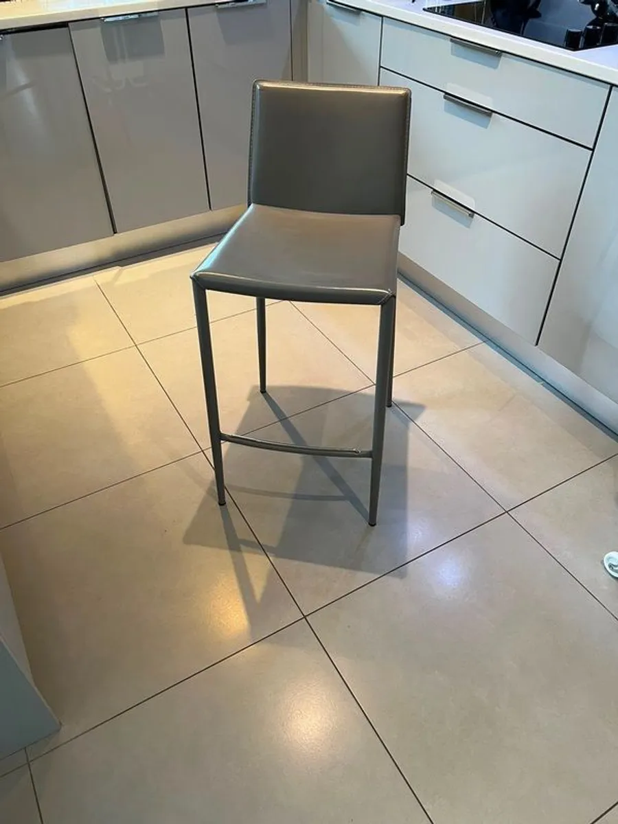High chairs - Image 1