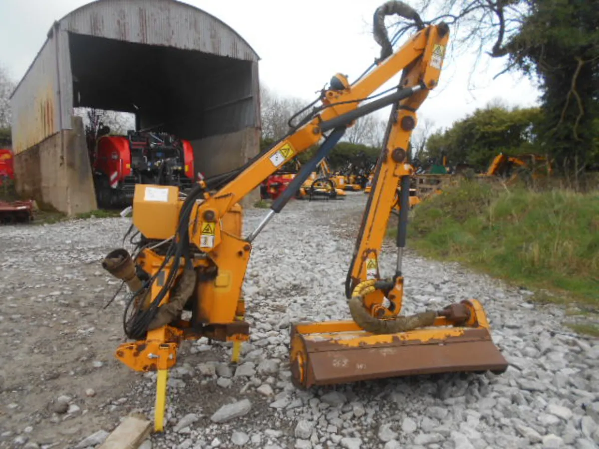 BOMFORD B58T POWER PLUS HEDGECUTTER, JOYSTICK - Image 3