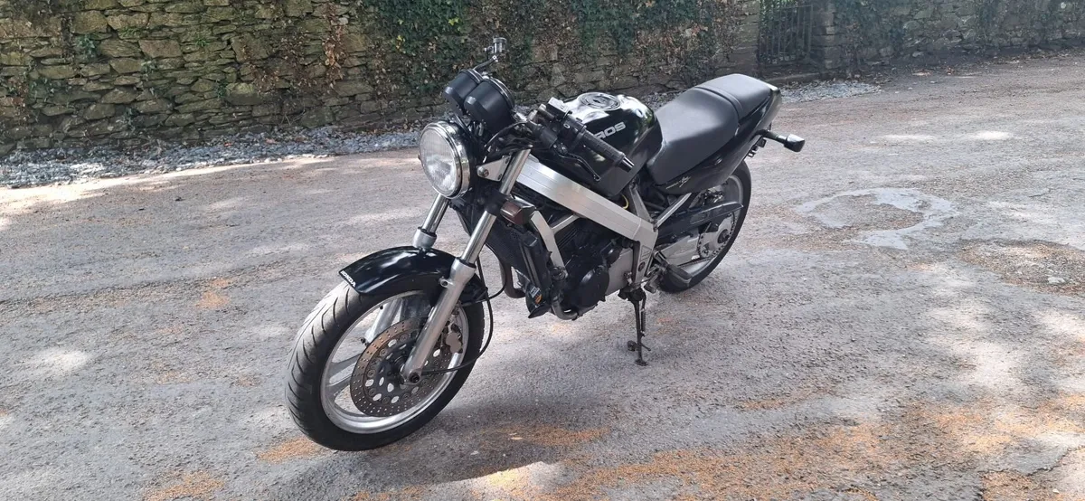 88 Honda Bros 400 only 22k km - Image 4