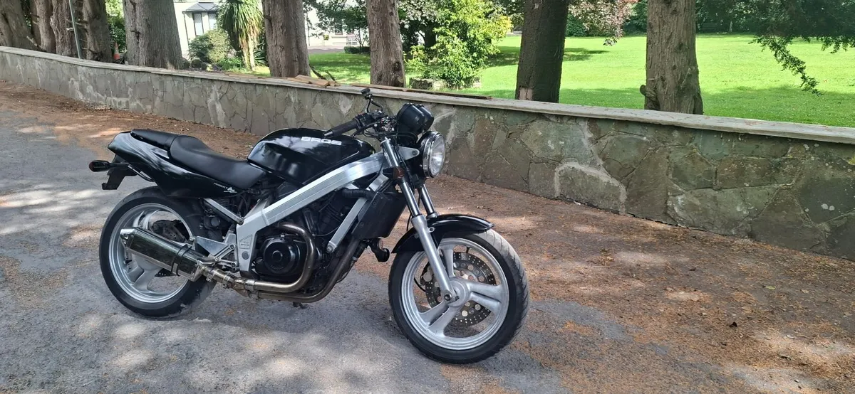 88 Honda Bros 400 only 22k km - Image 3