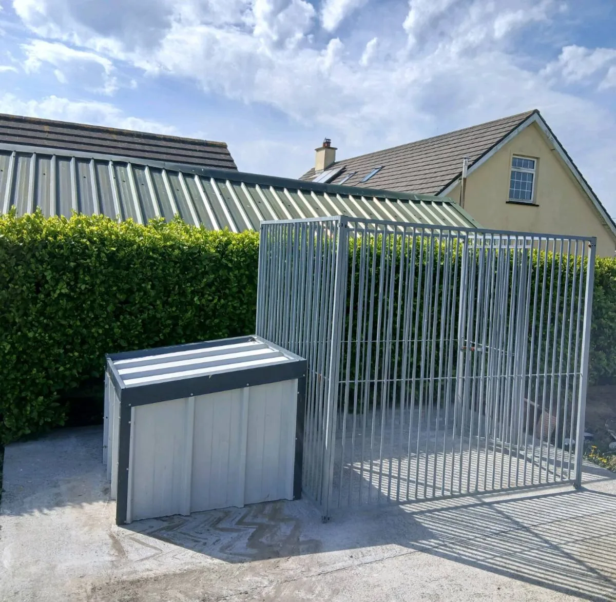 Dog kennel and run - Image 1
