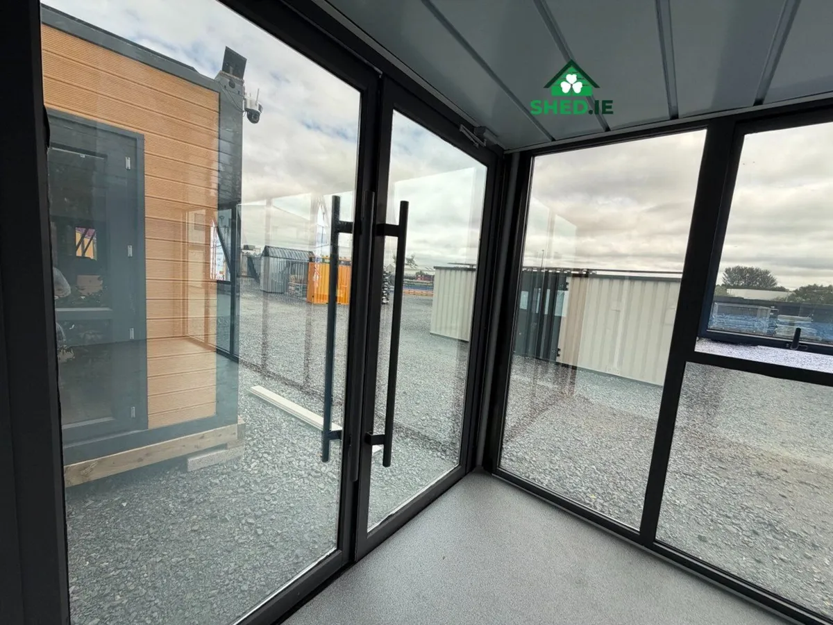 Panoramic Commercial Unit - 2.4m x 5.78m - Image 4