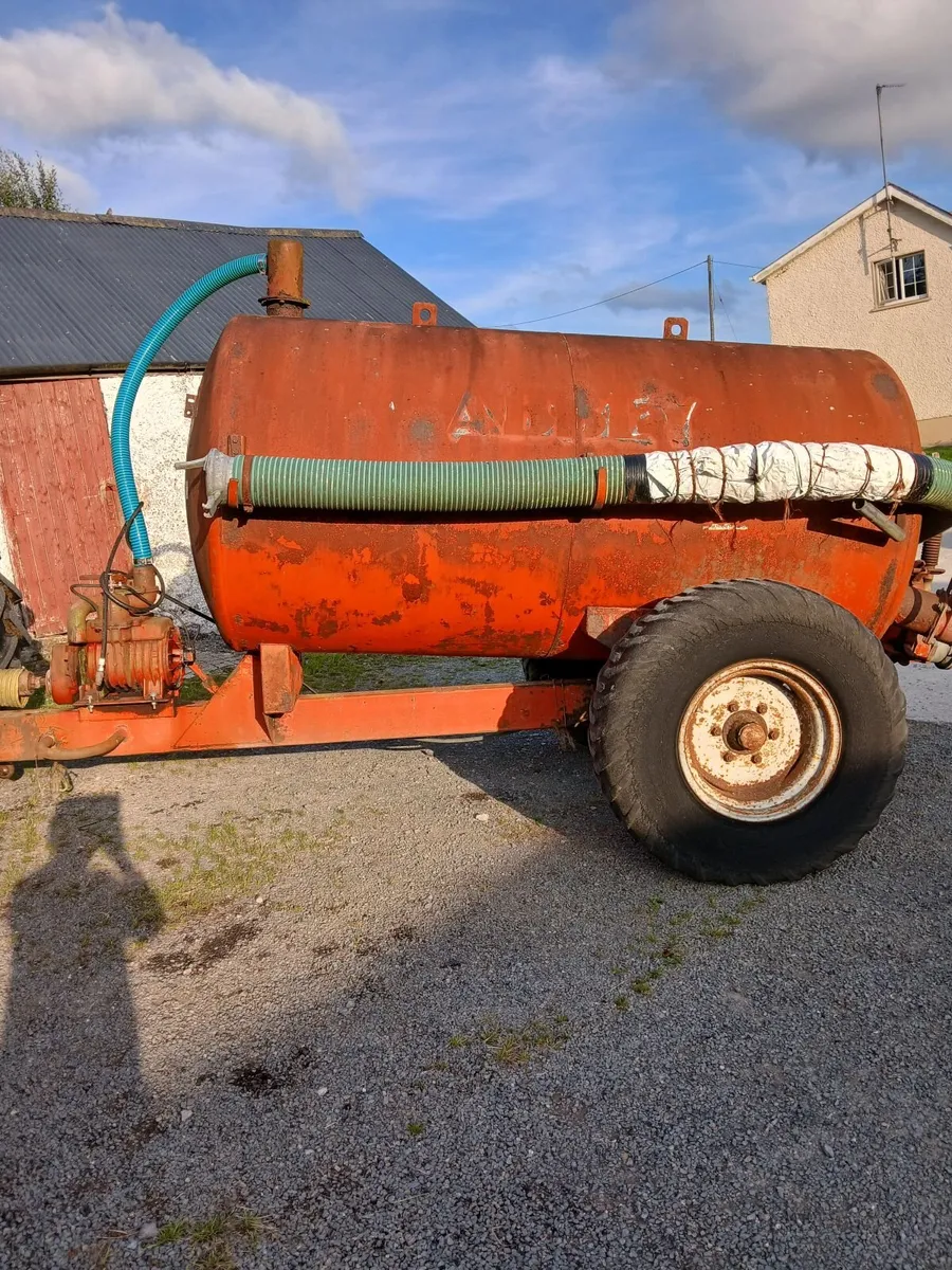 900 Gallon Abbey slurry tanker - Image 1