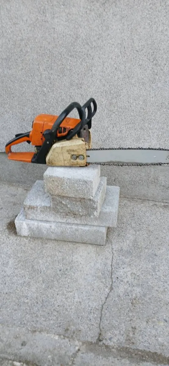 Stihl chainsaw MS 230 - Image 4
